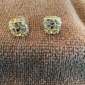 Kendra Scott retired earrings
